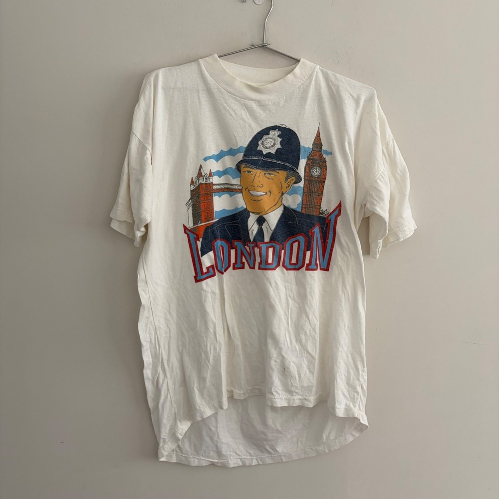 Vintage London Bobby Souvenir Graphic T-Shirt White Single Stitch Large